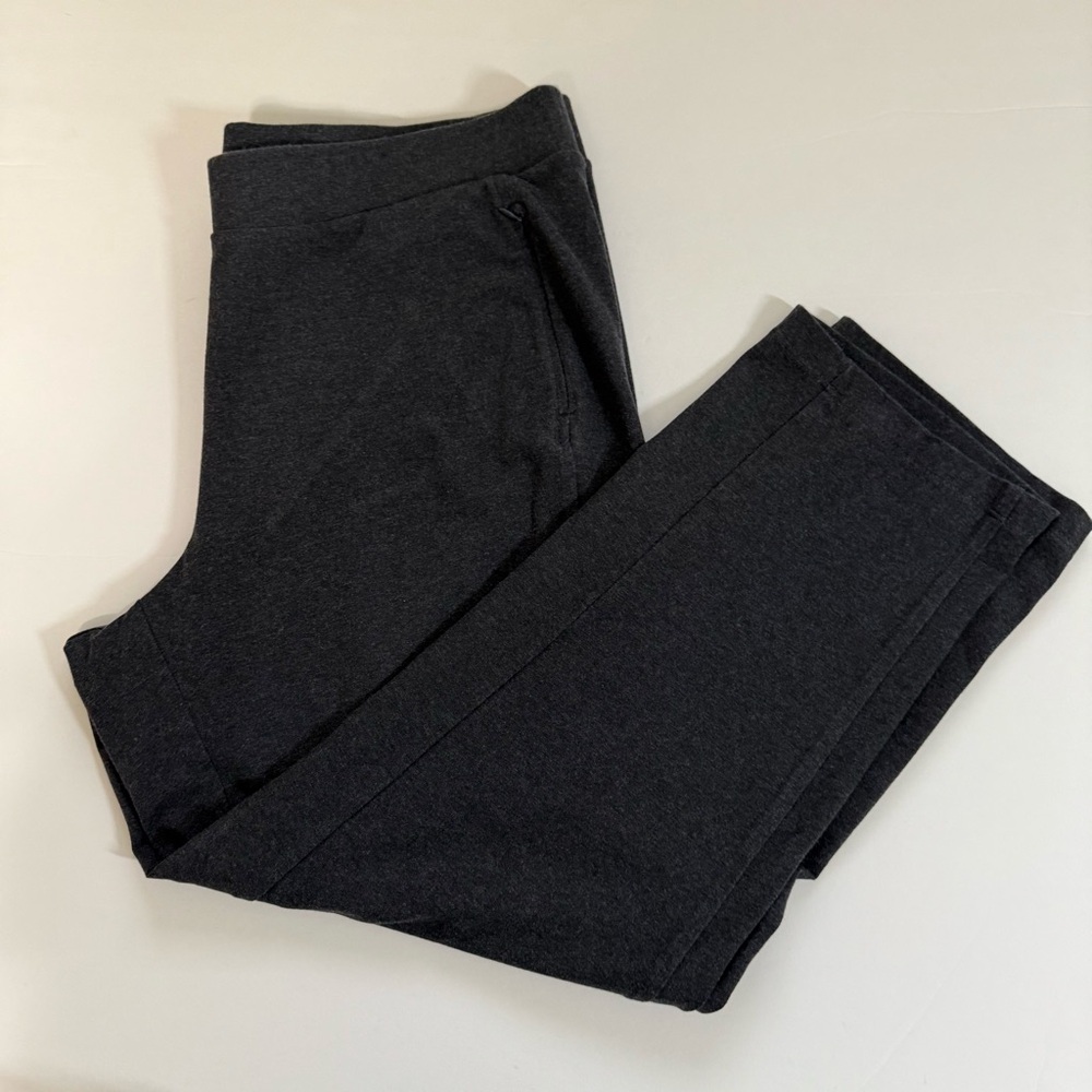 T By Talbots Black Straight Pull On Pants With Zip Pockets.
